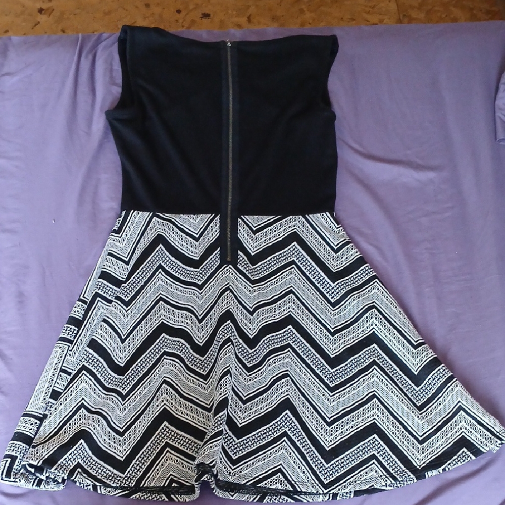 Stylish Black and White Dress For Women - Picture 3 of 4
